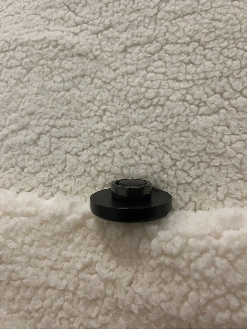 Oura Black Sensor Ring Charging Dock